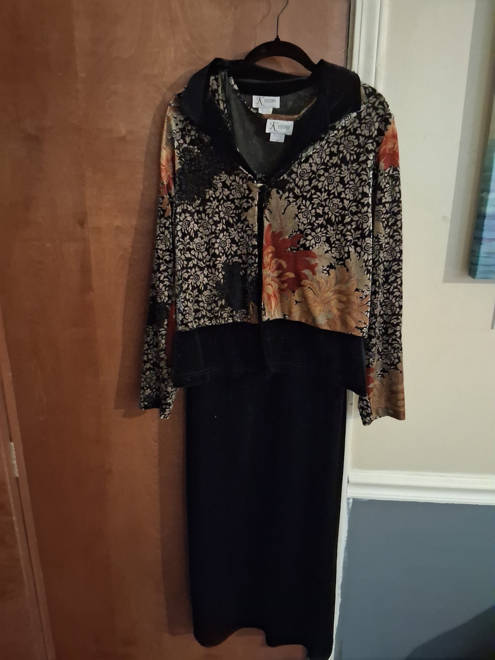 Floral Velvet Hooded Maxi Dress Set - Black & Gold